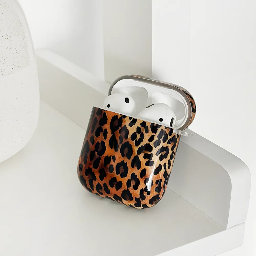 Airpods Case - Leopard compact ergonomic silicone case magnetic clip silicone cover