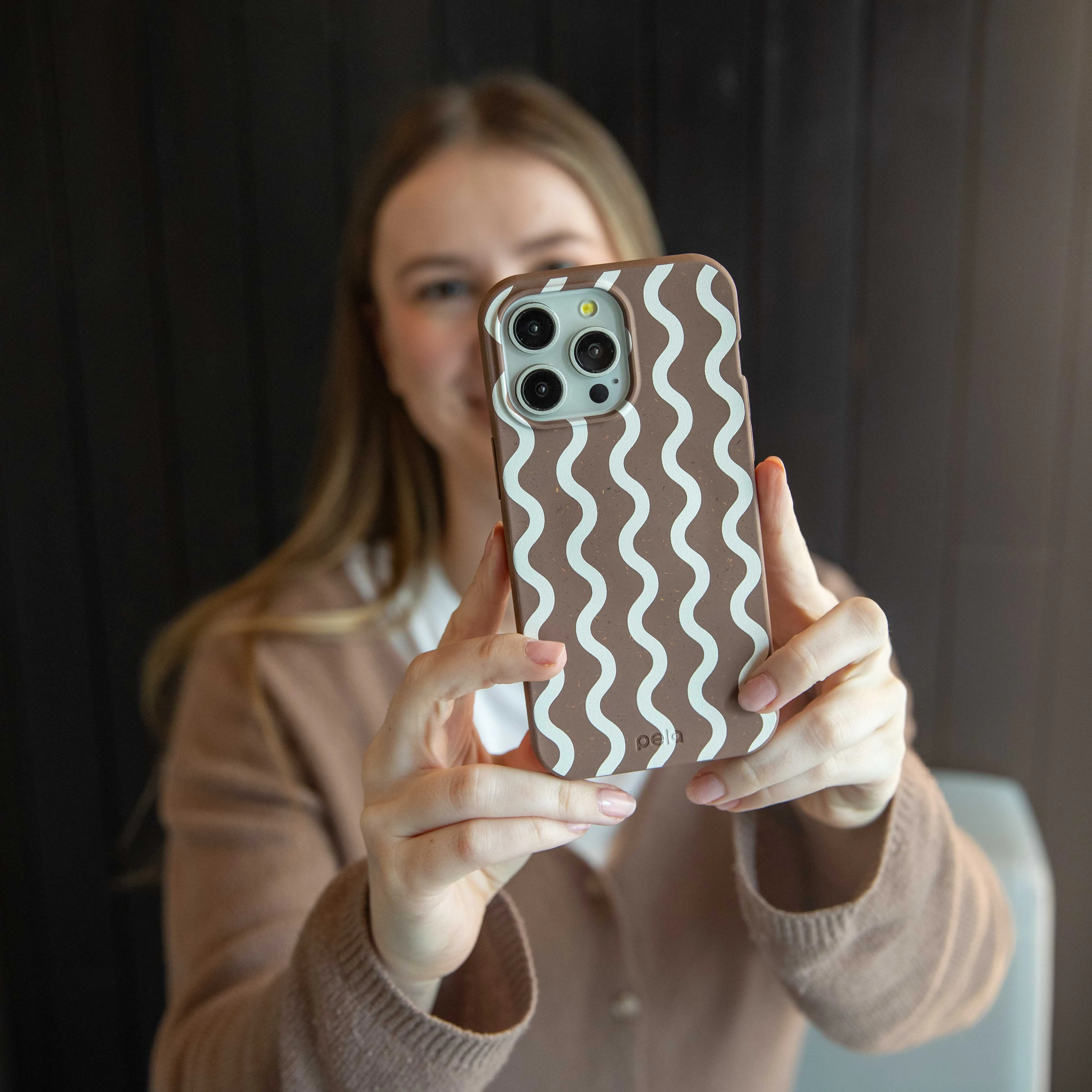 Chocolate Brown Latte Waves iPhone 17 Case Trendy Texture Minimal Comfort