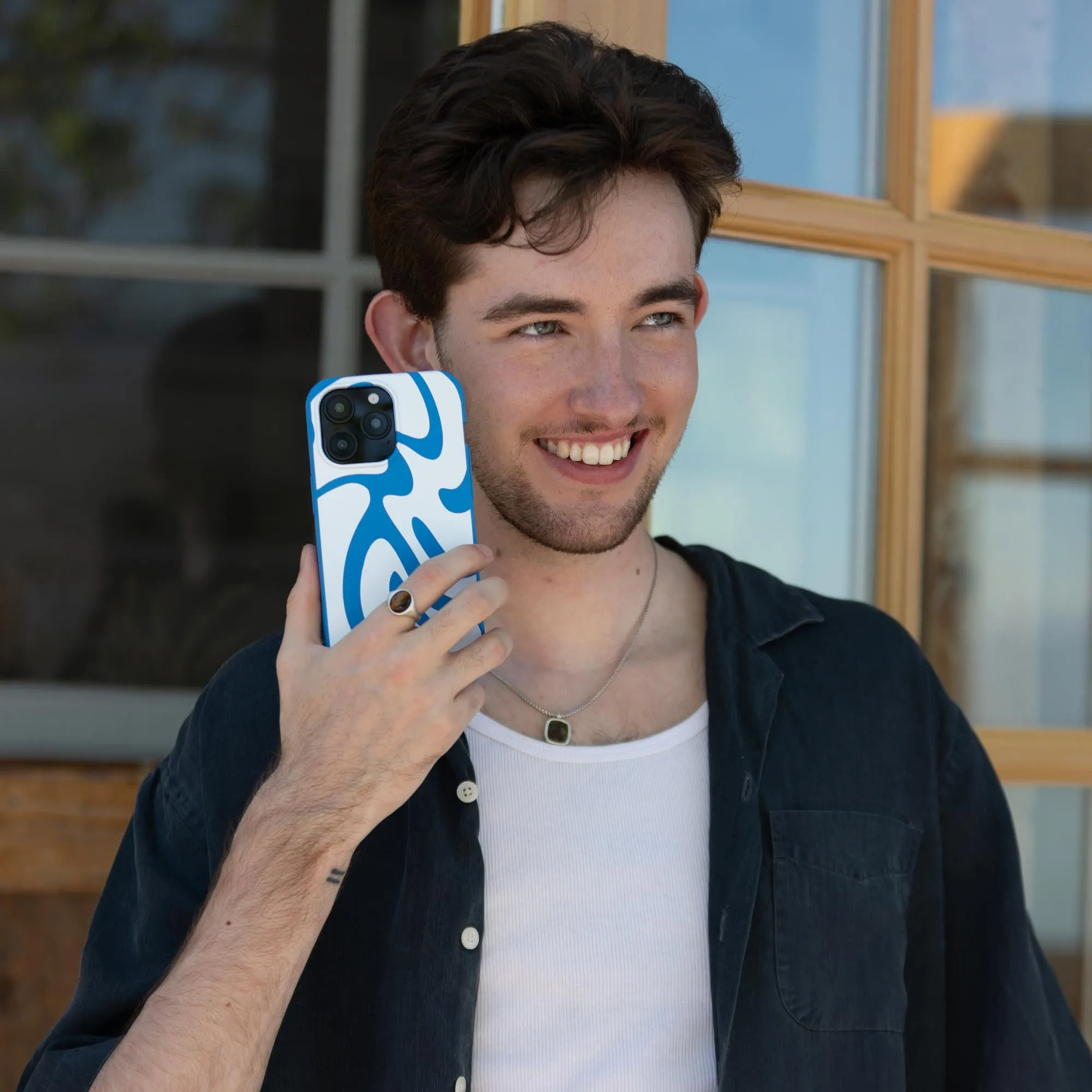 Stylish Touch Electric Blue Blue Crush iPhone 17 Case