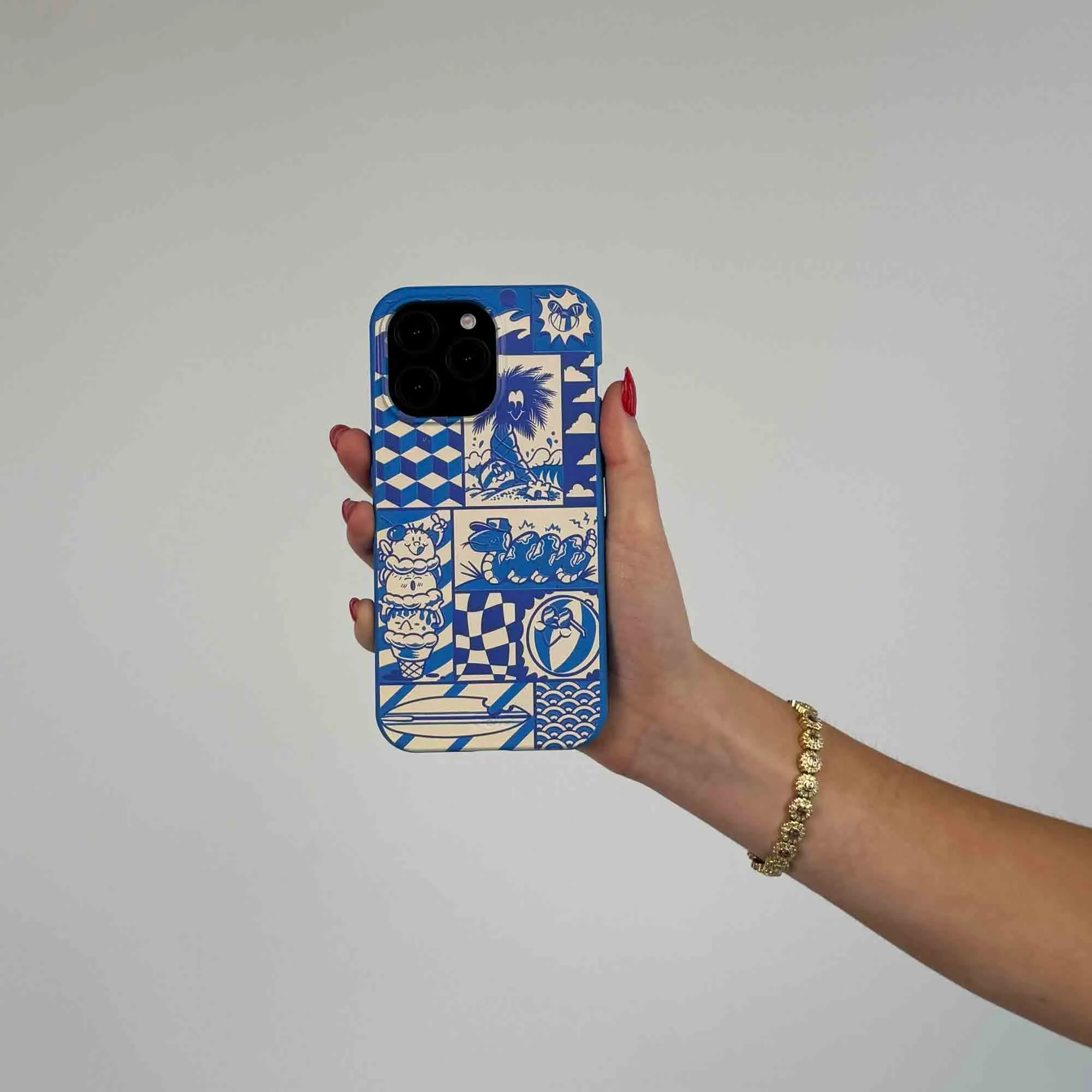 Slim Comfort Electric Blue Summer Blues iPhone 17 Case
