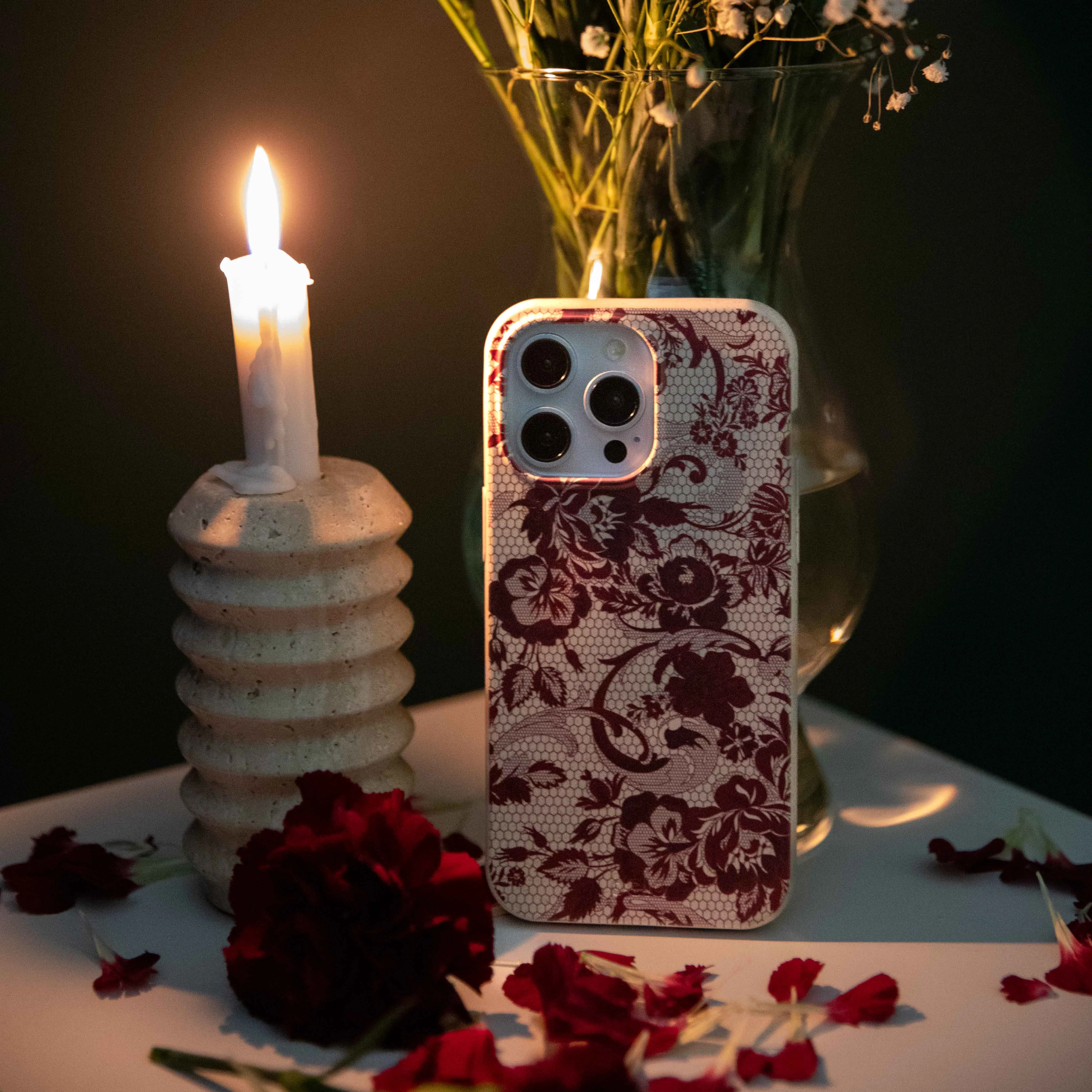 Comfort Shape Hybrid Look London Fog Crimson Veil iPhone 17 Case