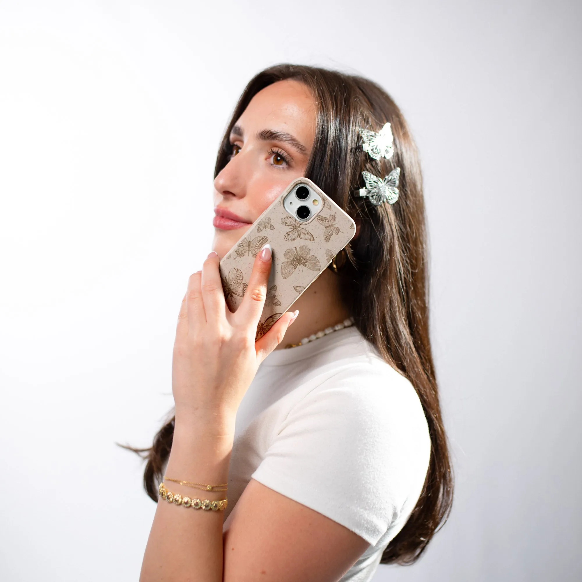 Soft Build Texture Compact Shape London Fog Delicate Flutters iPhone 17 Case