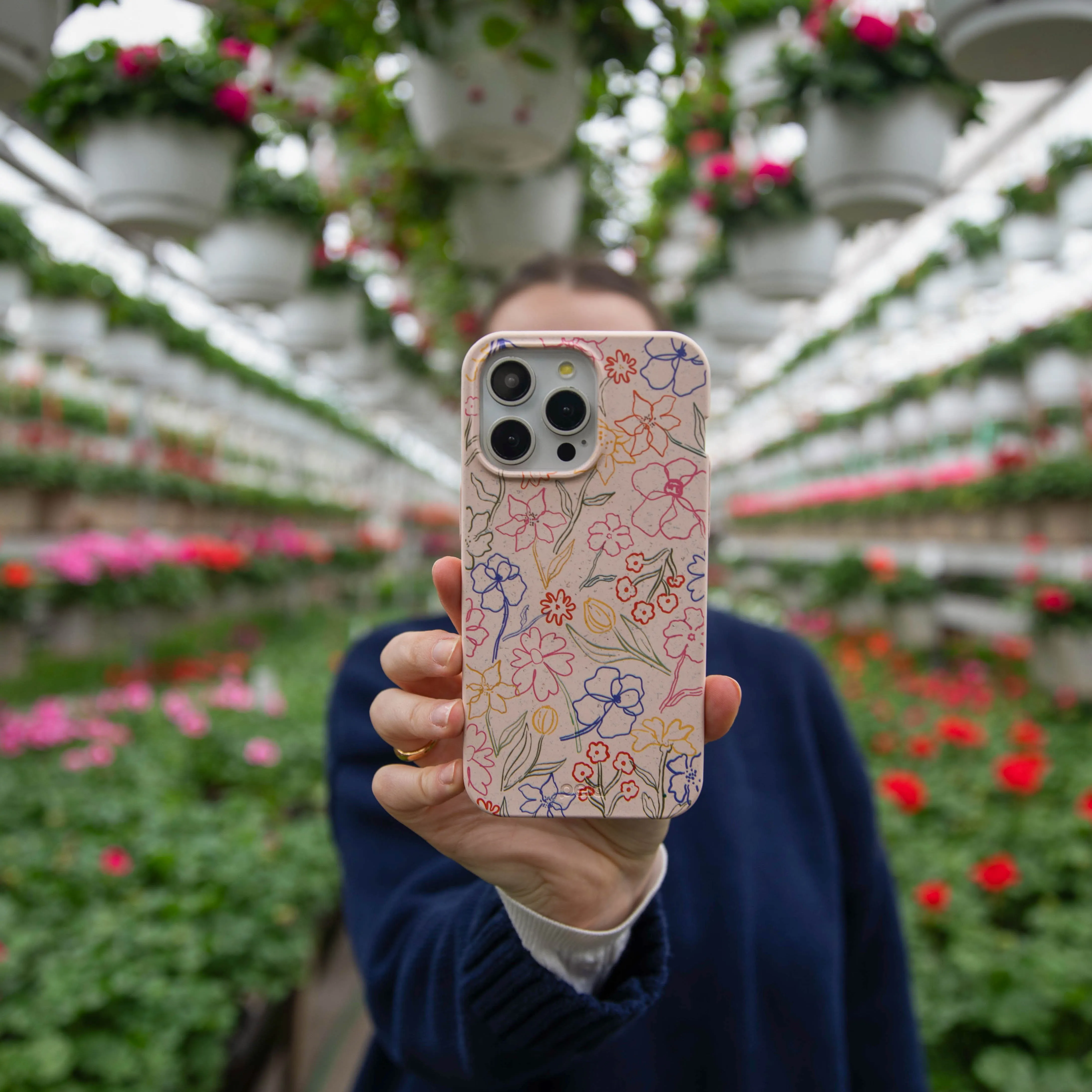 Modern Style Elegant Pattern Design Seashell Petals Sketch iPhone 17 Case