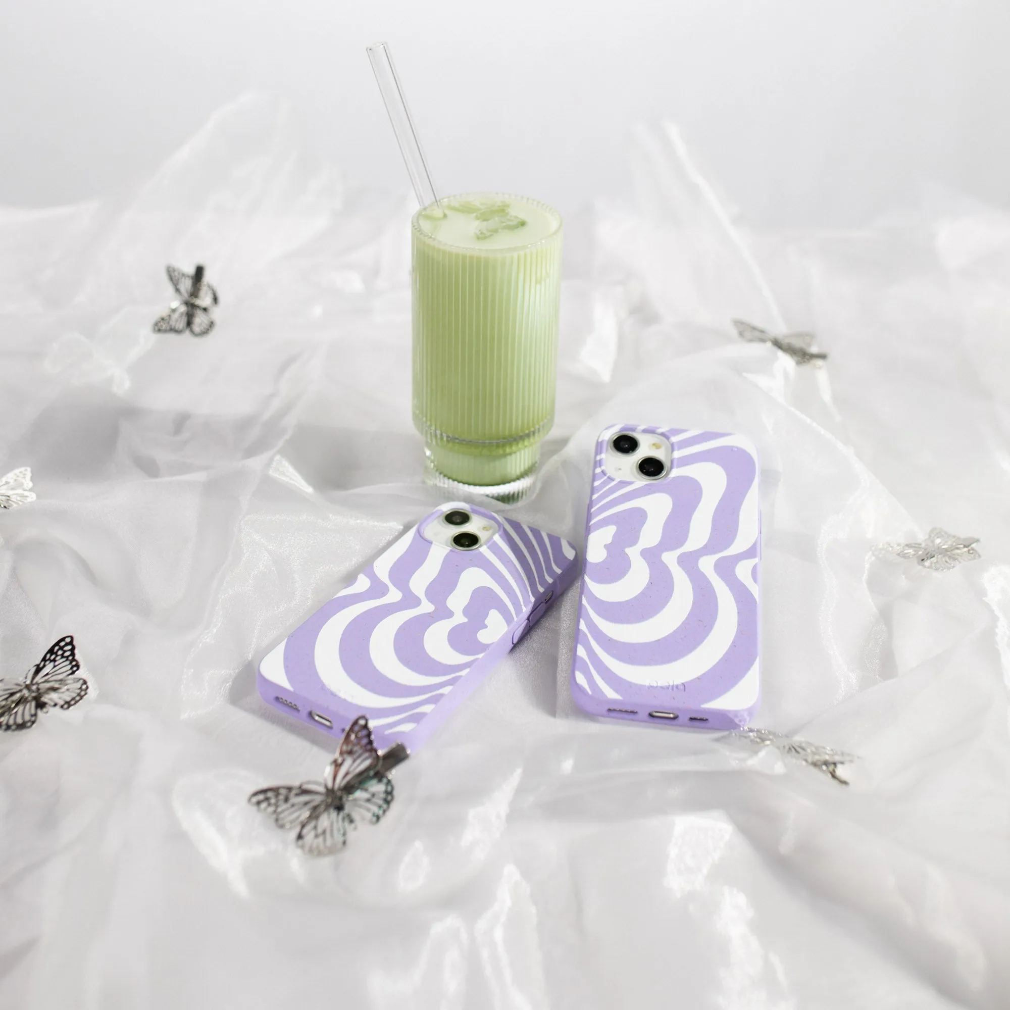 Flexible Design Modern Accent Lavender Flutter Right iPhone 17 Case