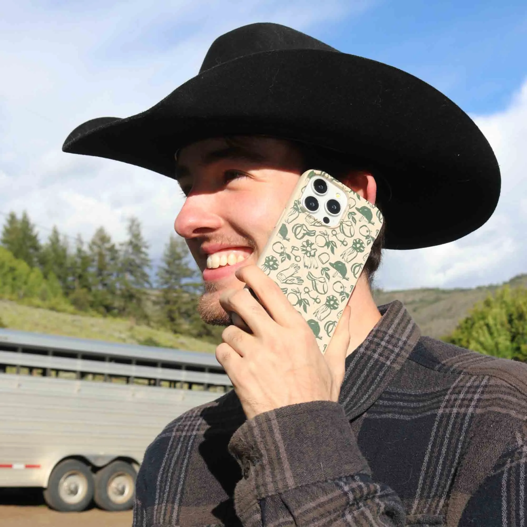 London Fog Equestrian iPhone 17 Case Grip Texture