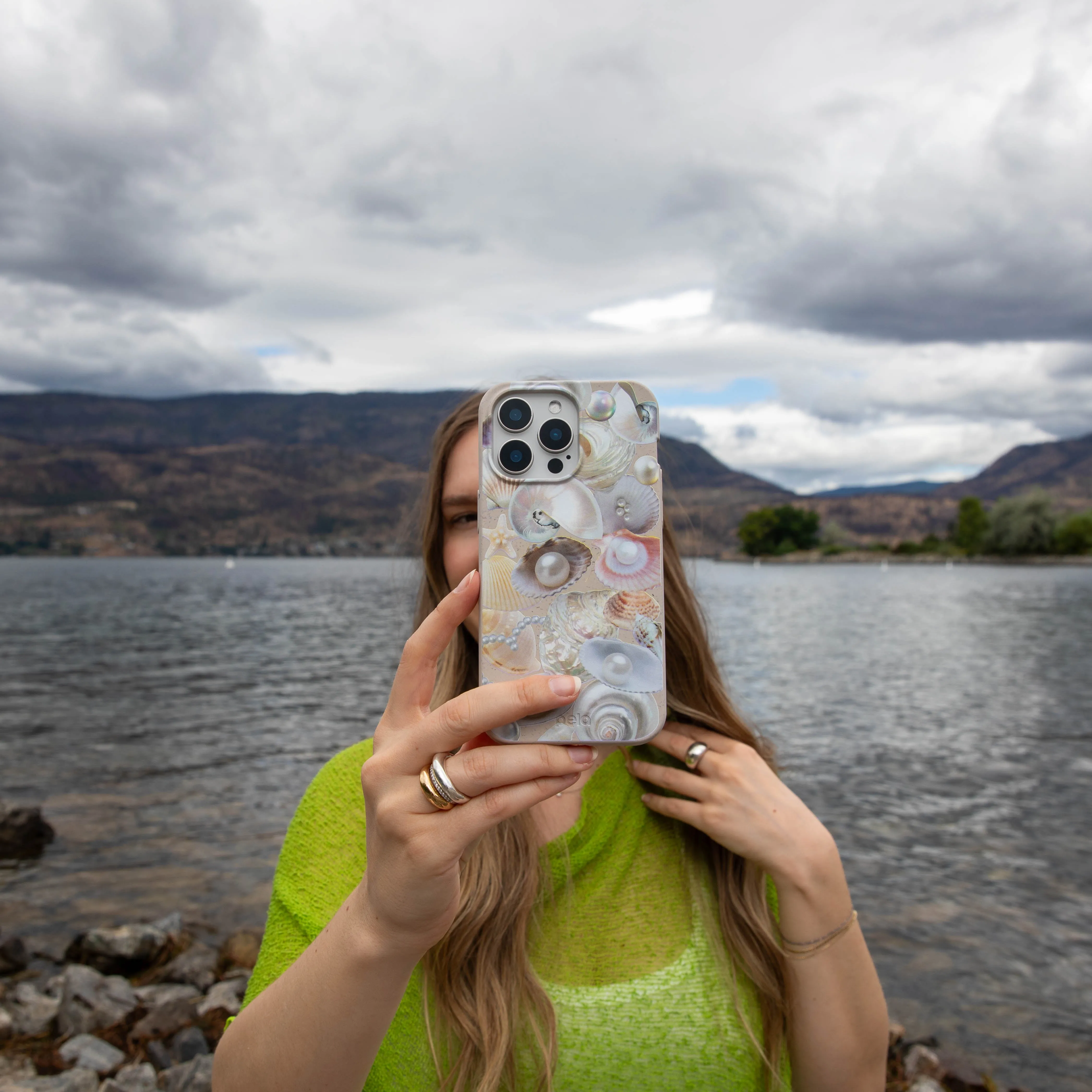 London Fog Sea Gems iPhone 17 Case Lightweight Feel