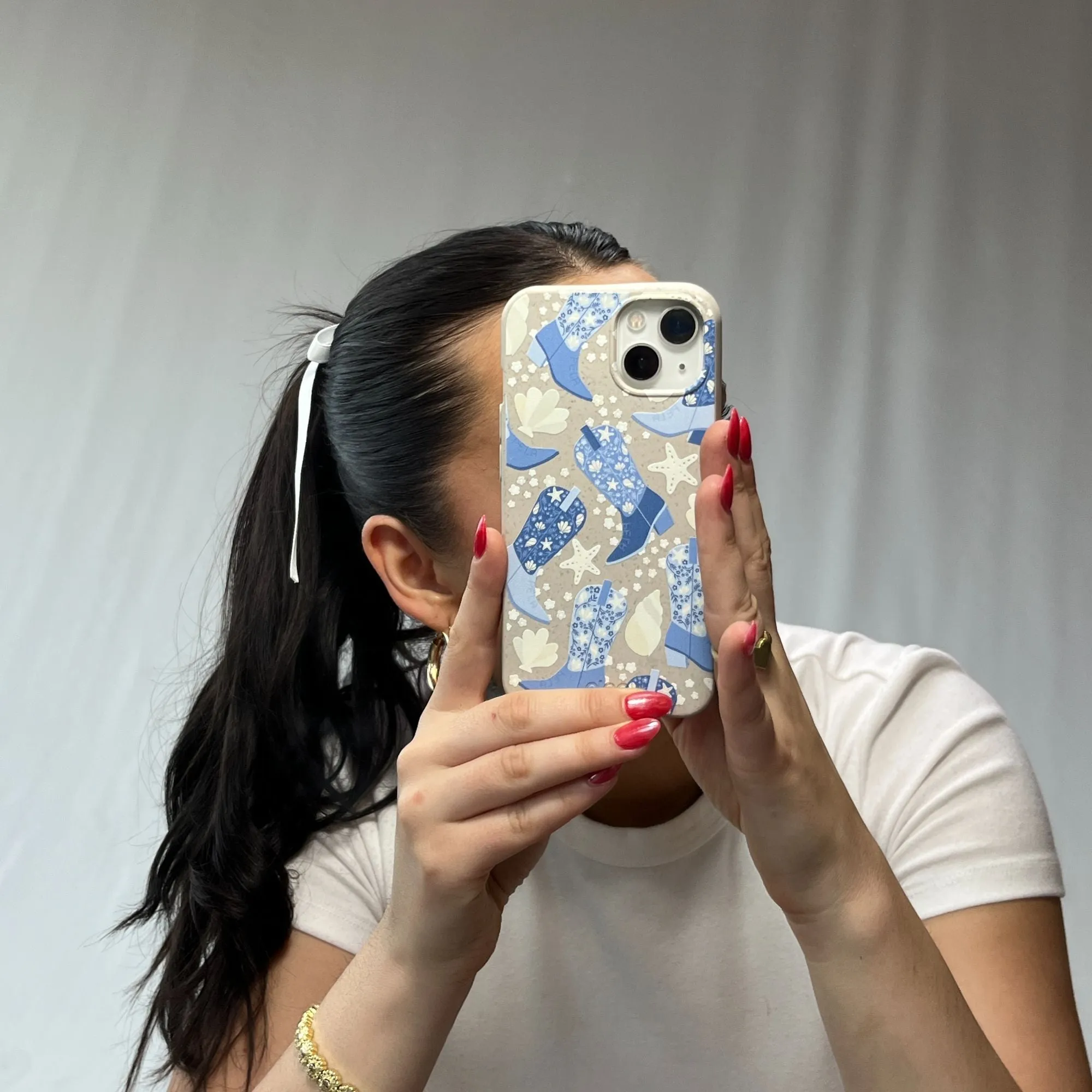 Compact Look London Fog Shells and Boots iPhone 17 Case