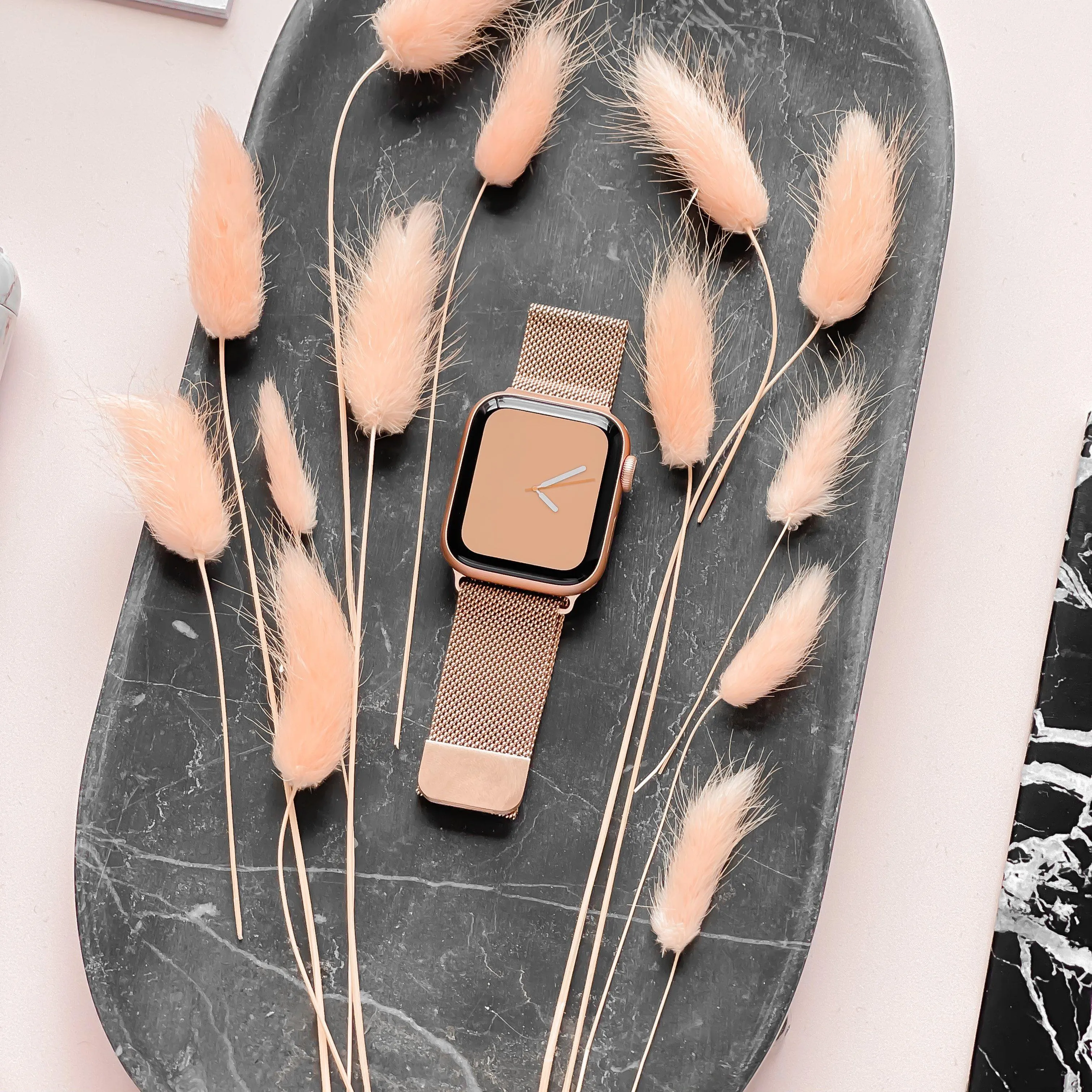 Magnetic Chain Apple Watch Strap - Rose Gold Replacement Band