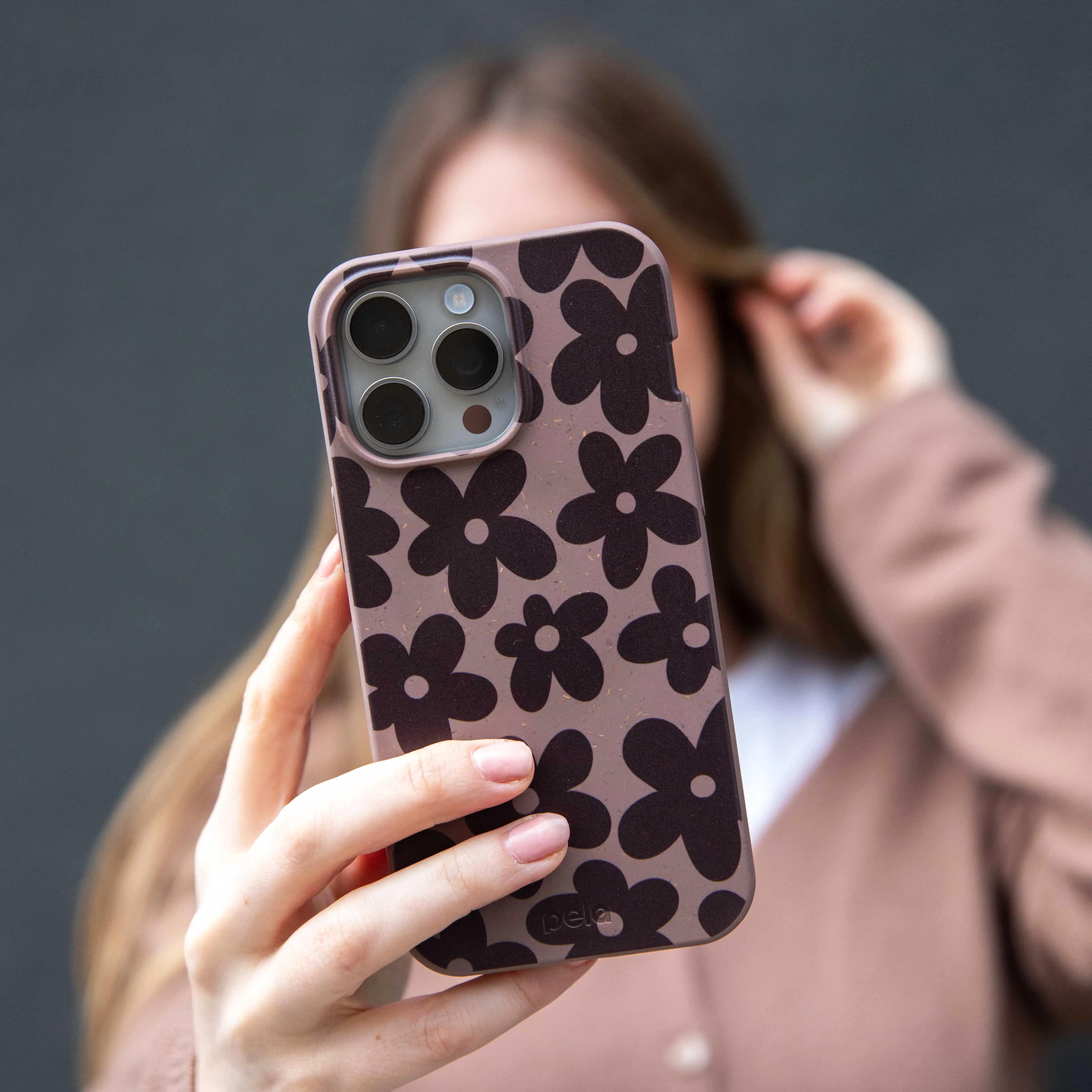 Flexible Surface Texture Functional Design Chocolate Brown Earthy Blooms iPhone 17 Case