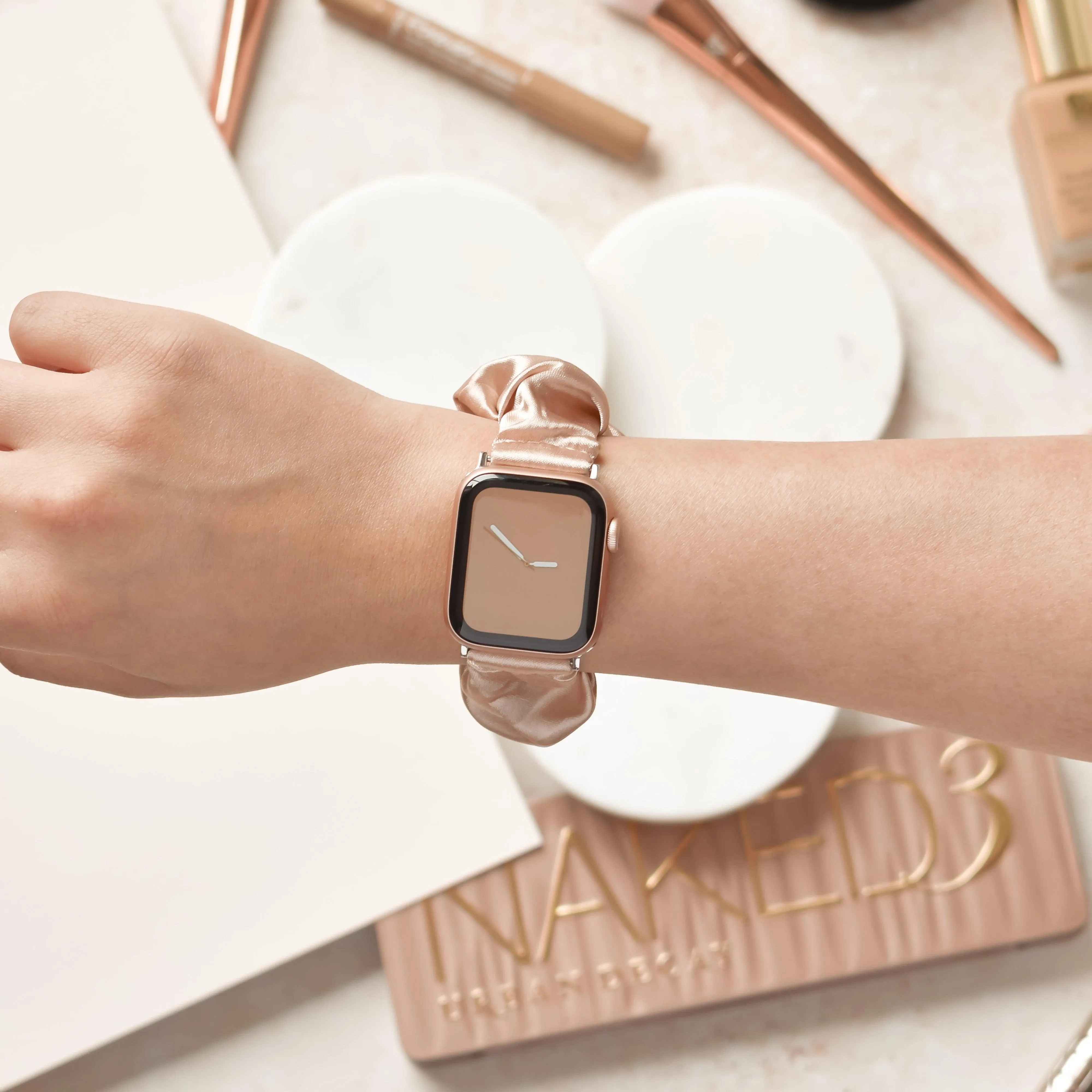 Trendy Texture Scrunchie Apple Watch Strap - Caramel Latte