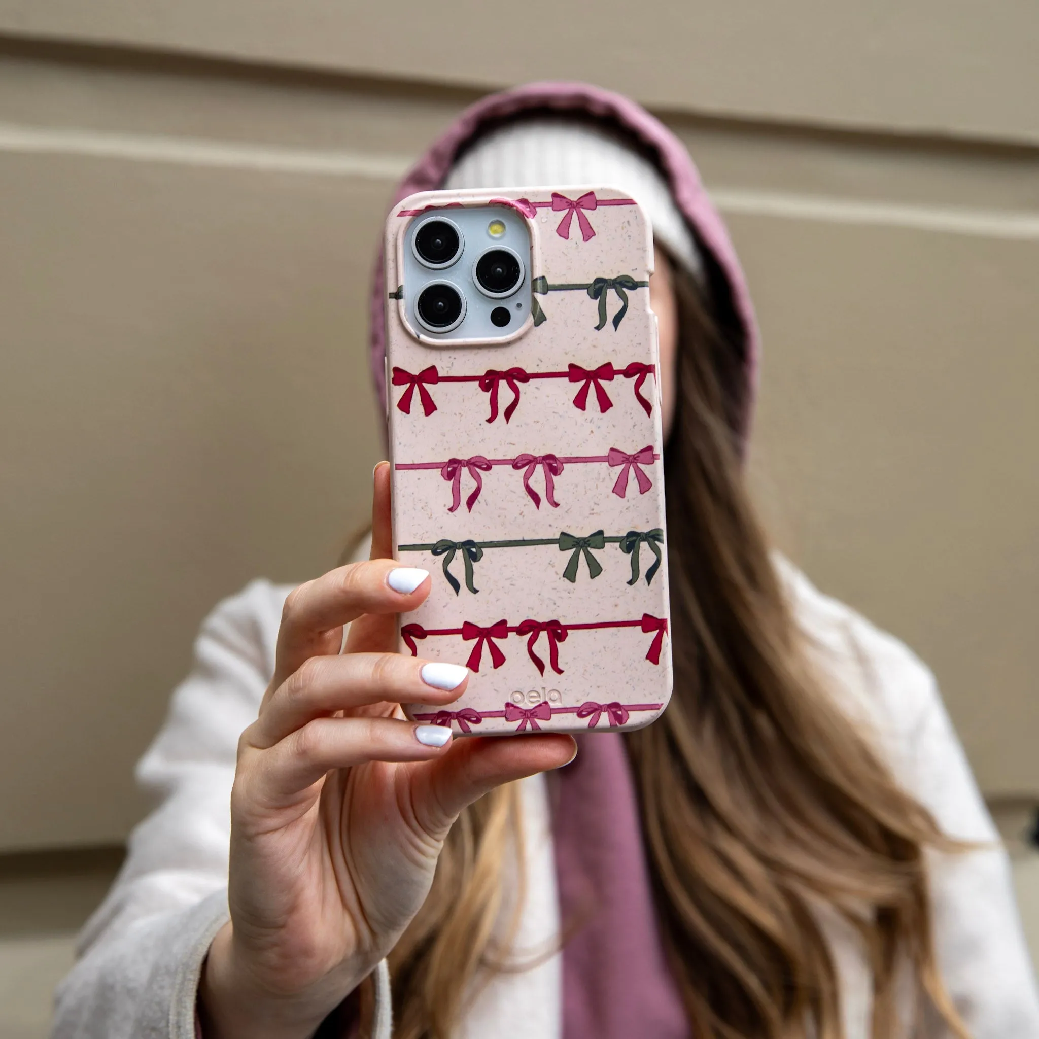 Modern Finish Universal Fit Seashell Holiday Bows iPhone 17 Case