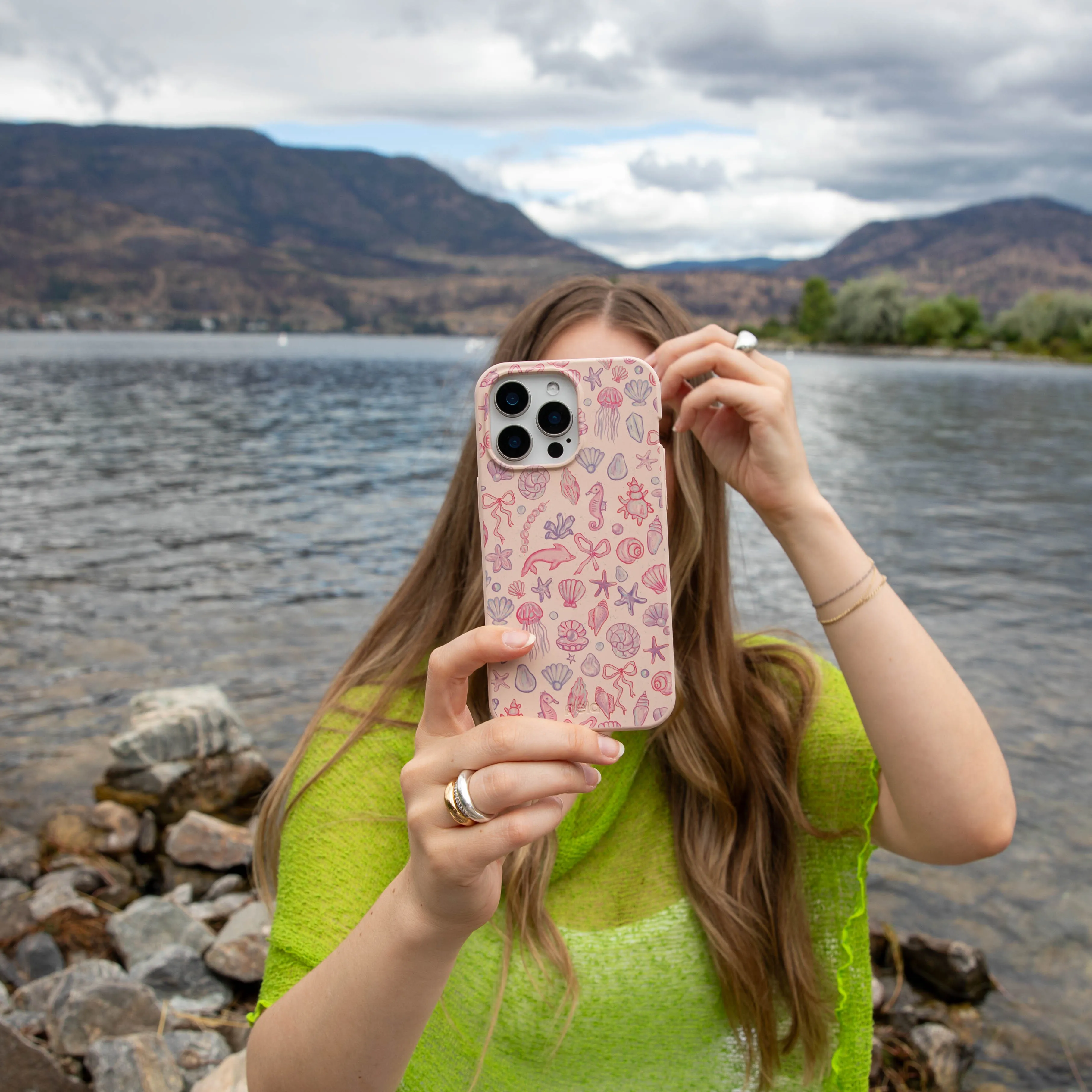 Ergonomic grip Edge Protection Seashell Mermaid Dreams iPhone 17 Case