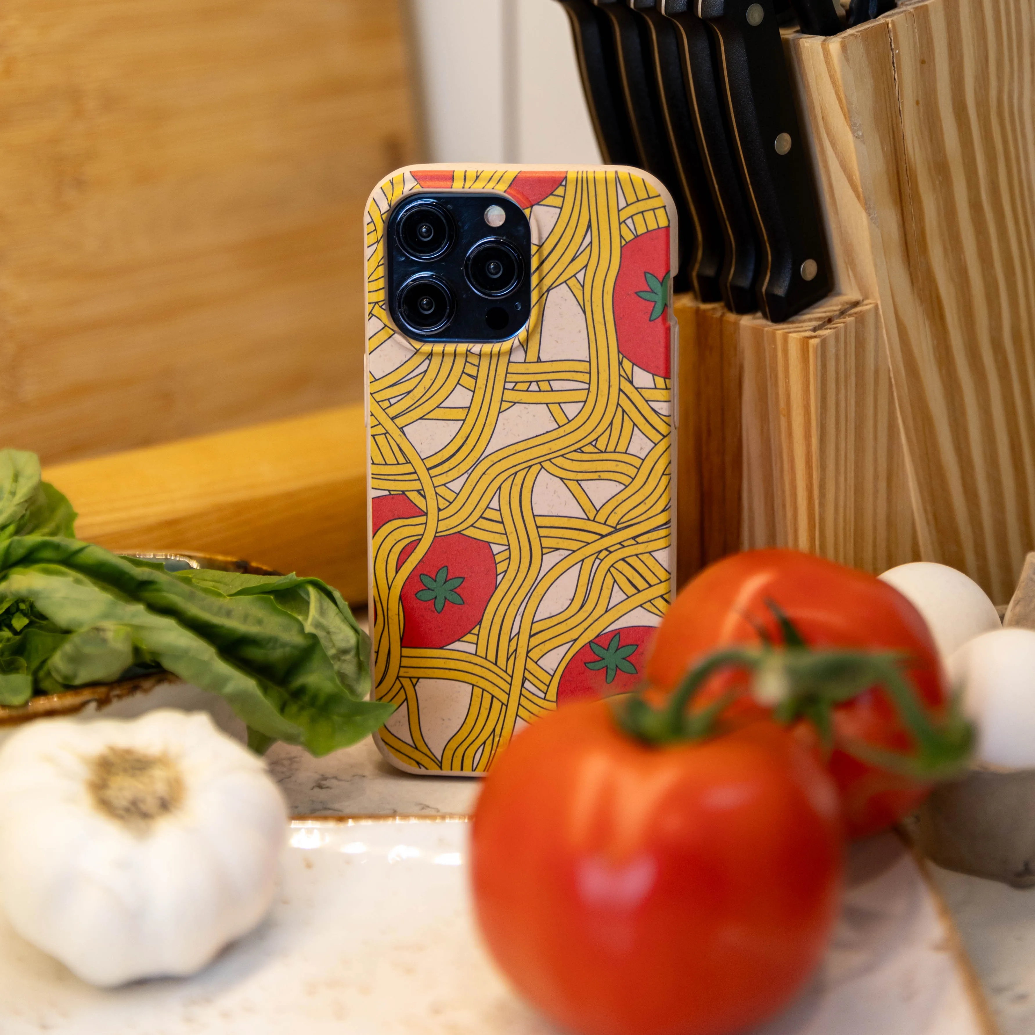 Refined Finish Seashell Spaghetti Splash iPhone 17 Case