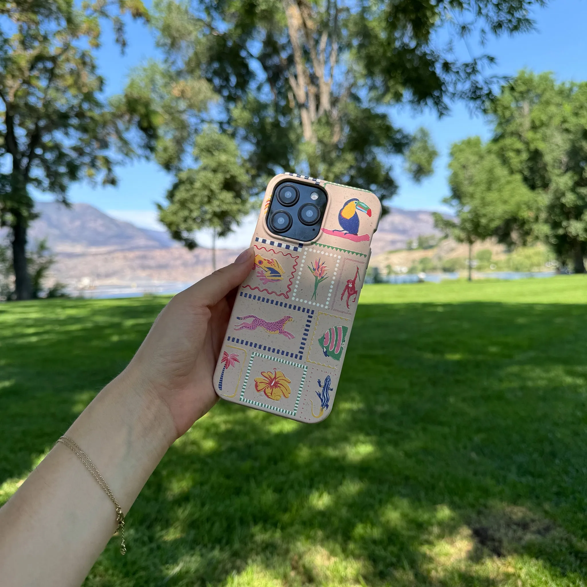 Seashell Tropical Paradise iPhone 17 Case Smooth Feel Durable structure