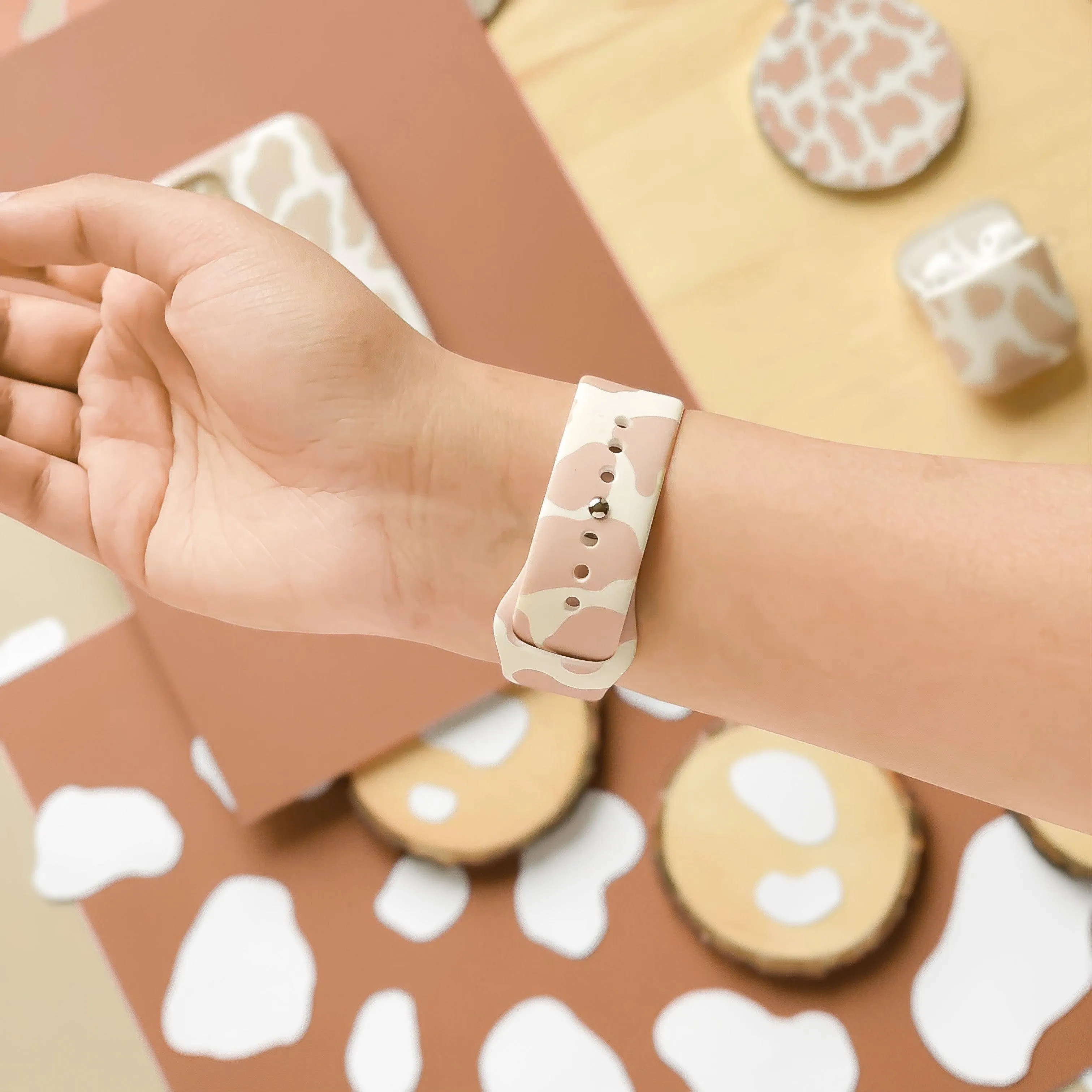 Universal Fit Design Nude Cow Apple Watch Strap