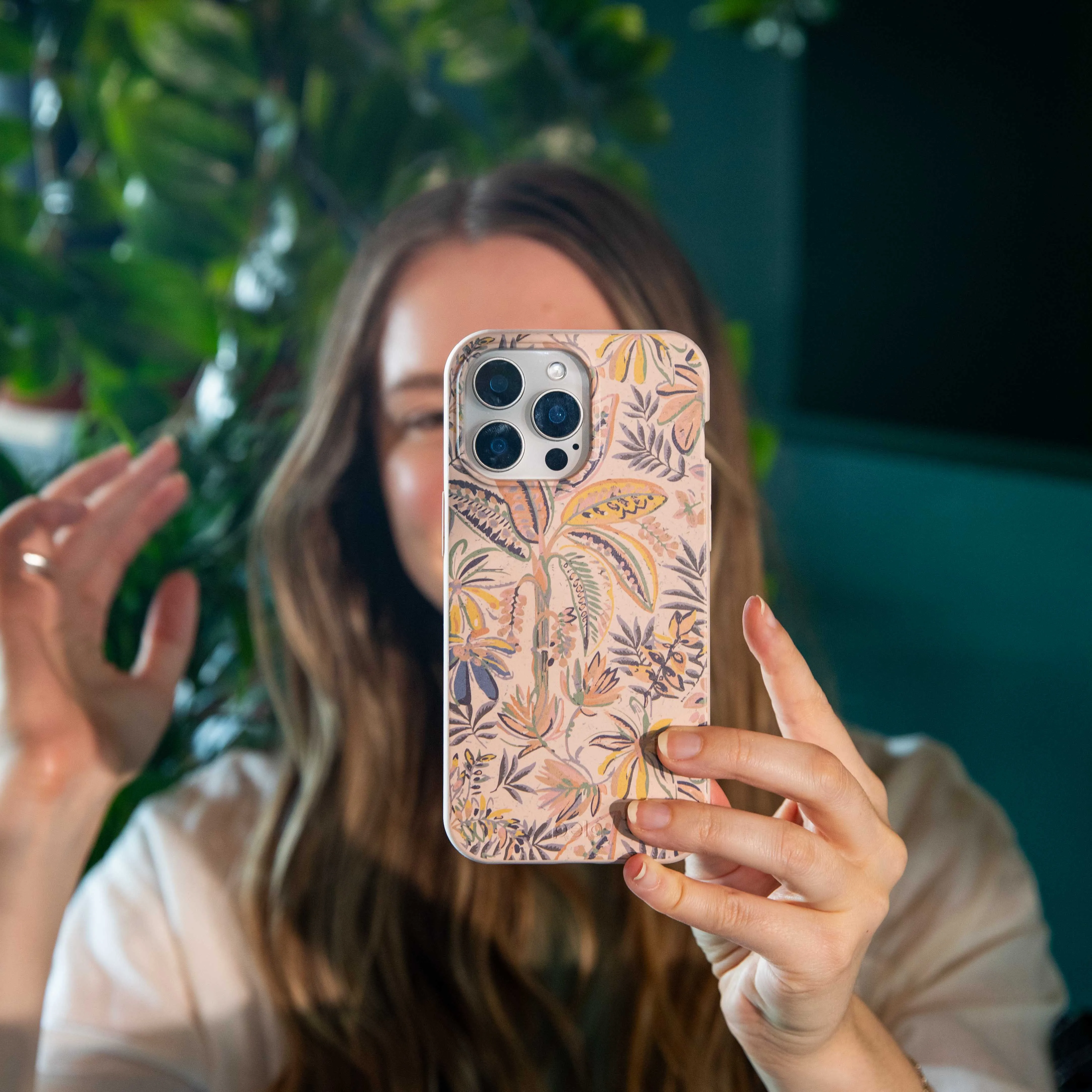 Premium Detail Finish Durable Detail Seashell Dreamy Tropics iPhone 17 Case